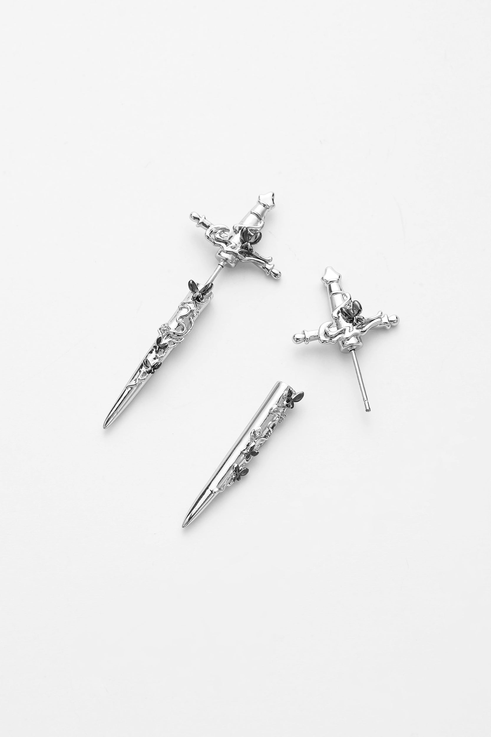 Silver sylfea earrings – alternate angle