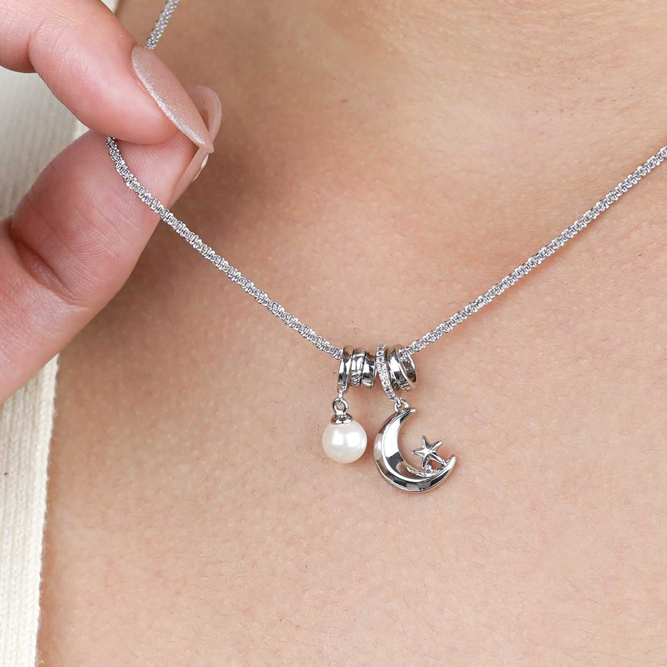 Luna Pearl Necklace