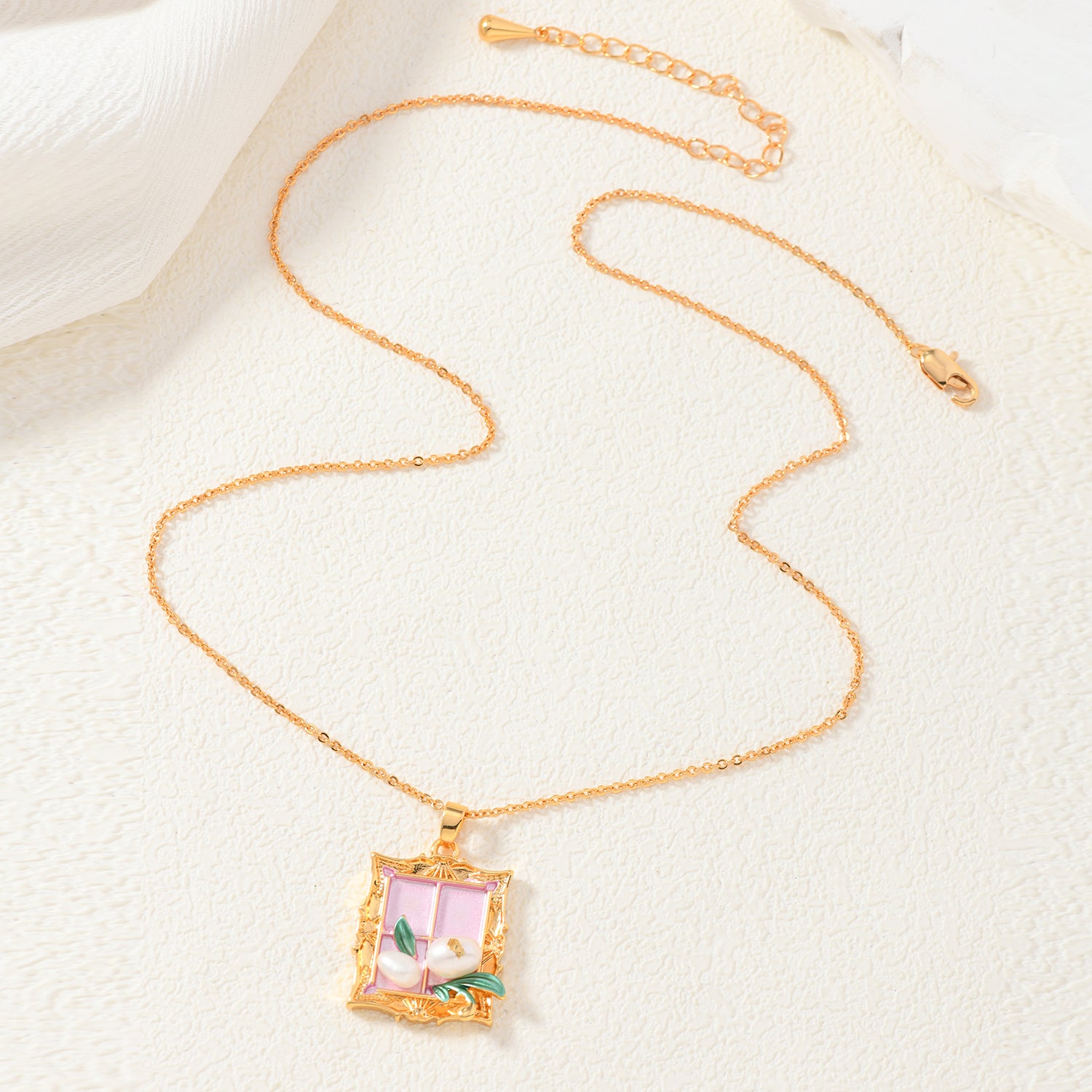 Agatha Frame Necklace