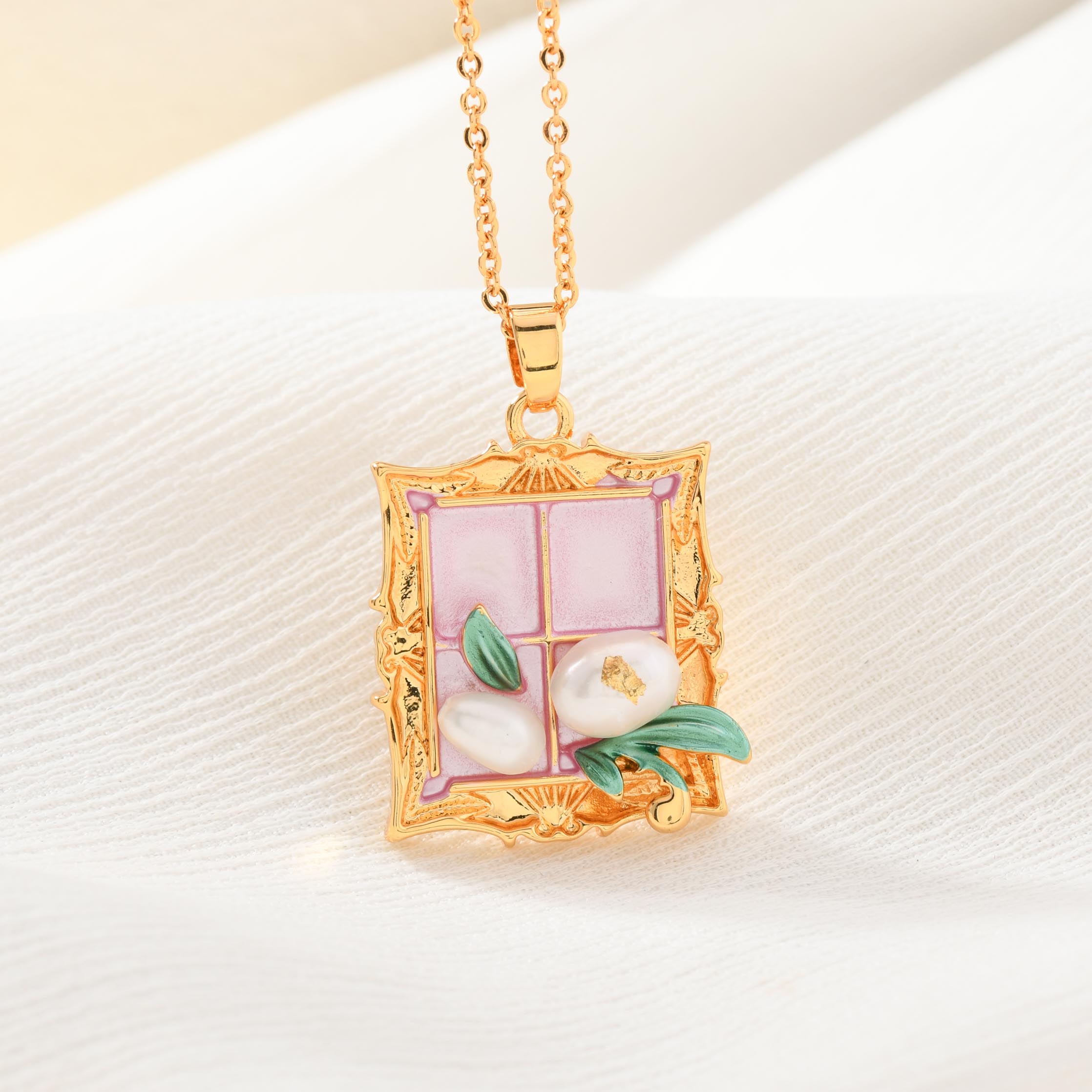 Agatha Frame Necklace