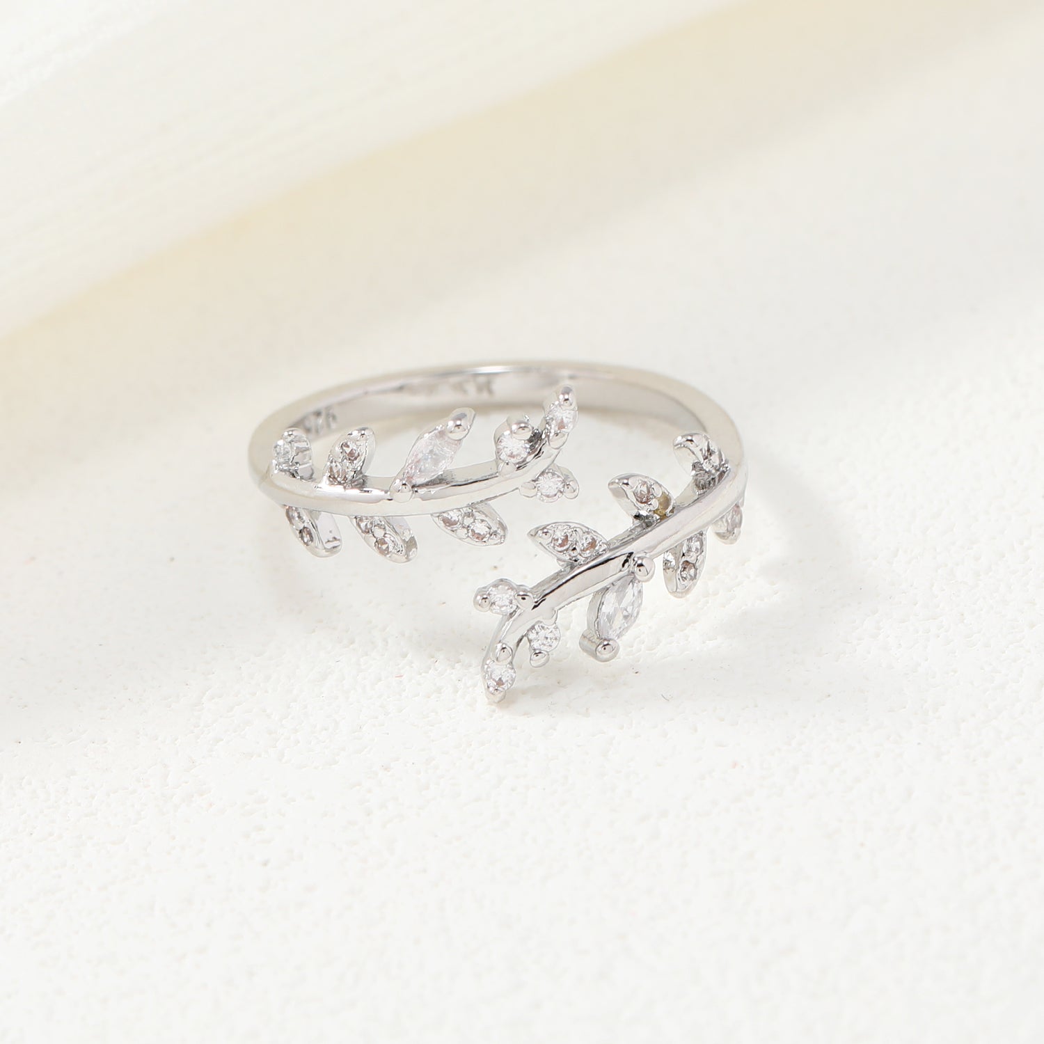 Dazzling Leaf Ring