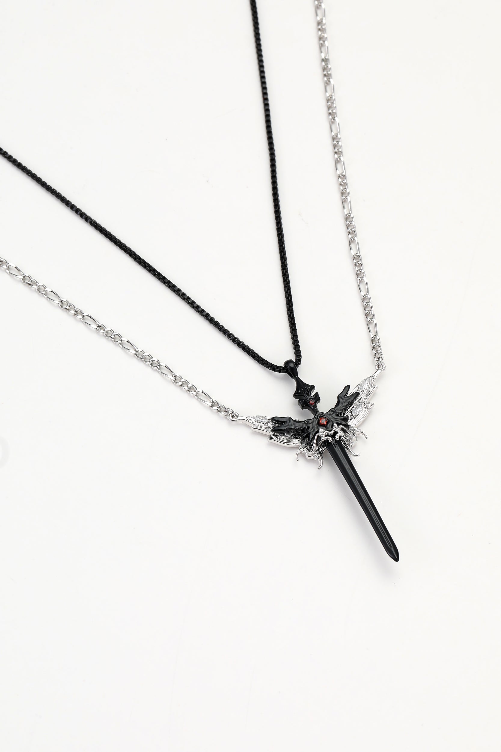 Black grimm necklace – detail view