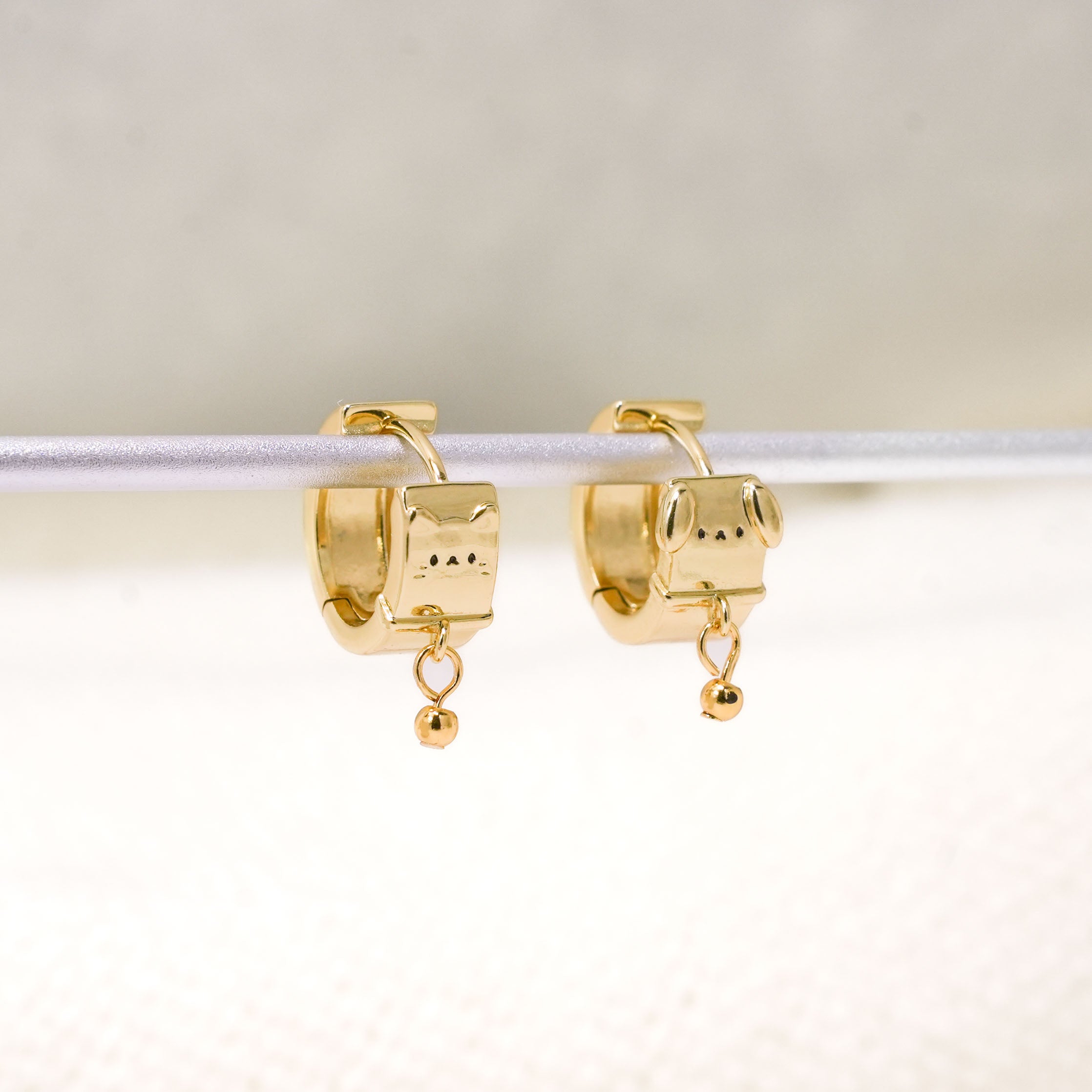 Silly Cat and Dog Hoops