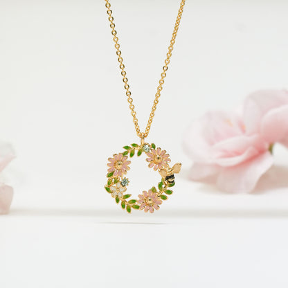 Bountiful Wreath Necklace