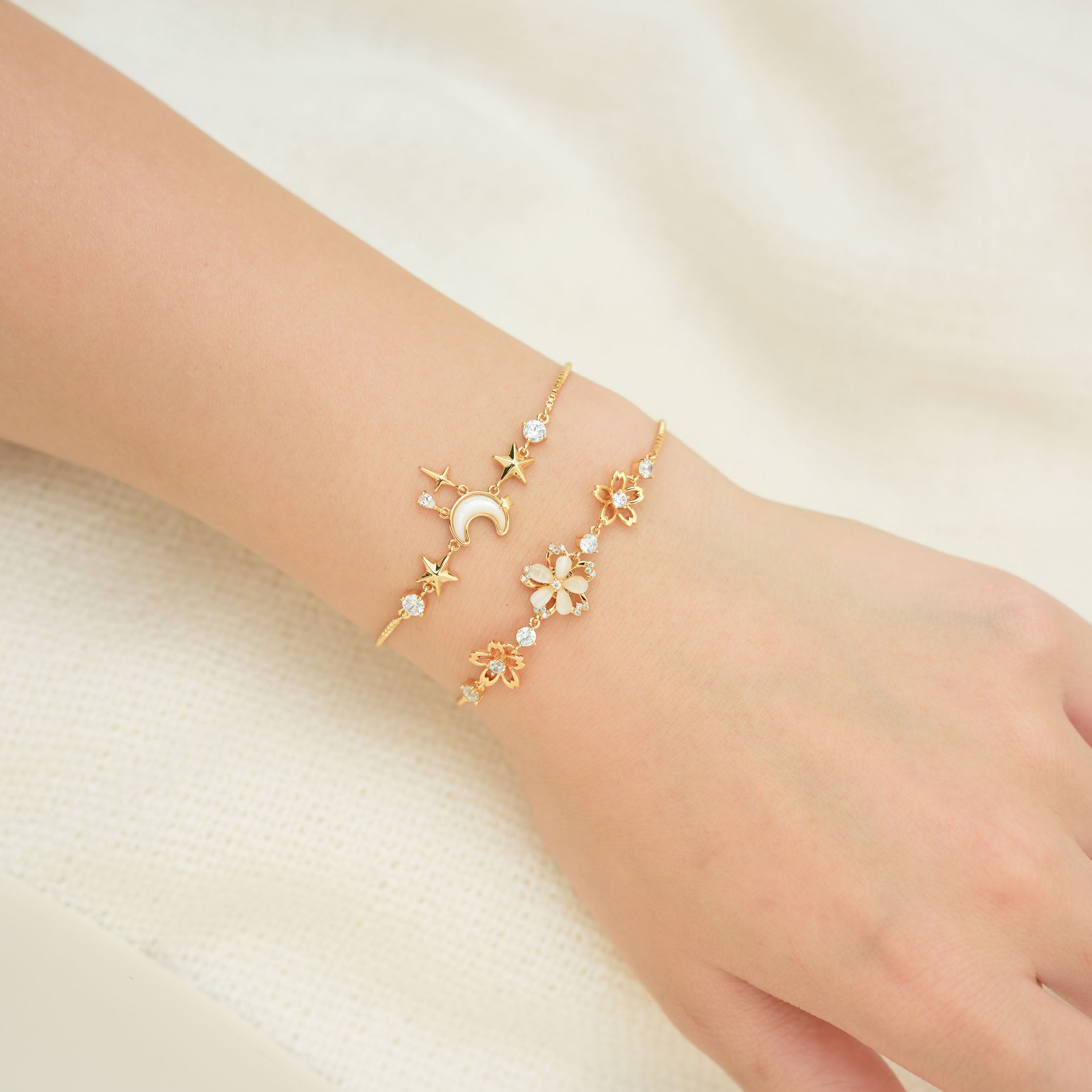 Spinning Golden Flower Bracelet