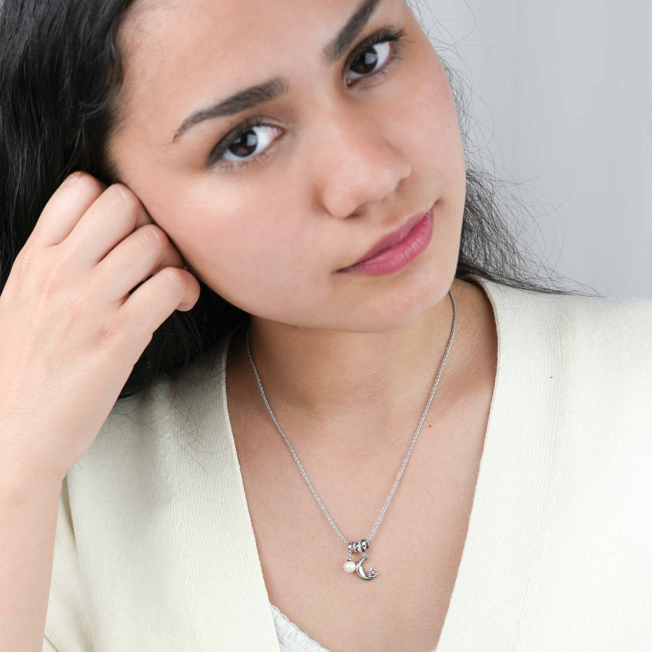 Luna Pearl Necklace