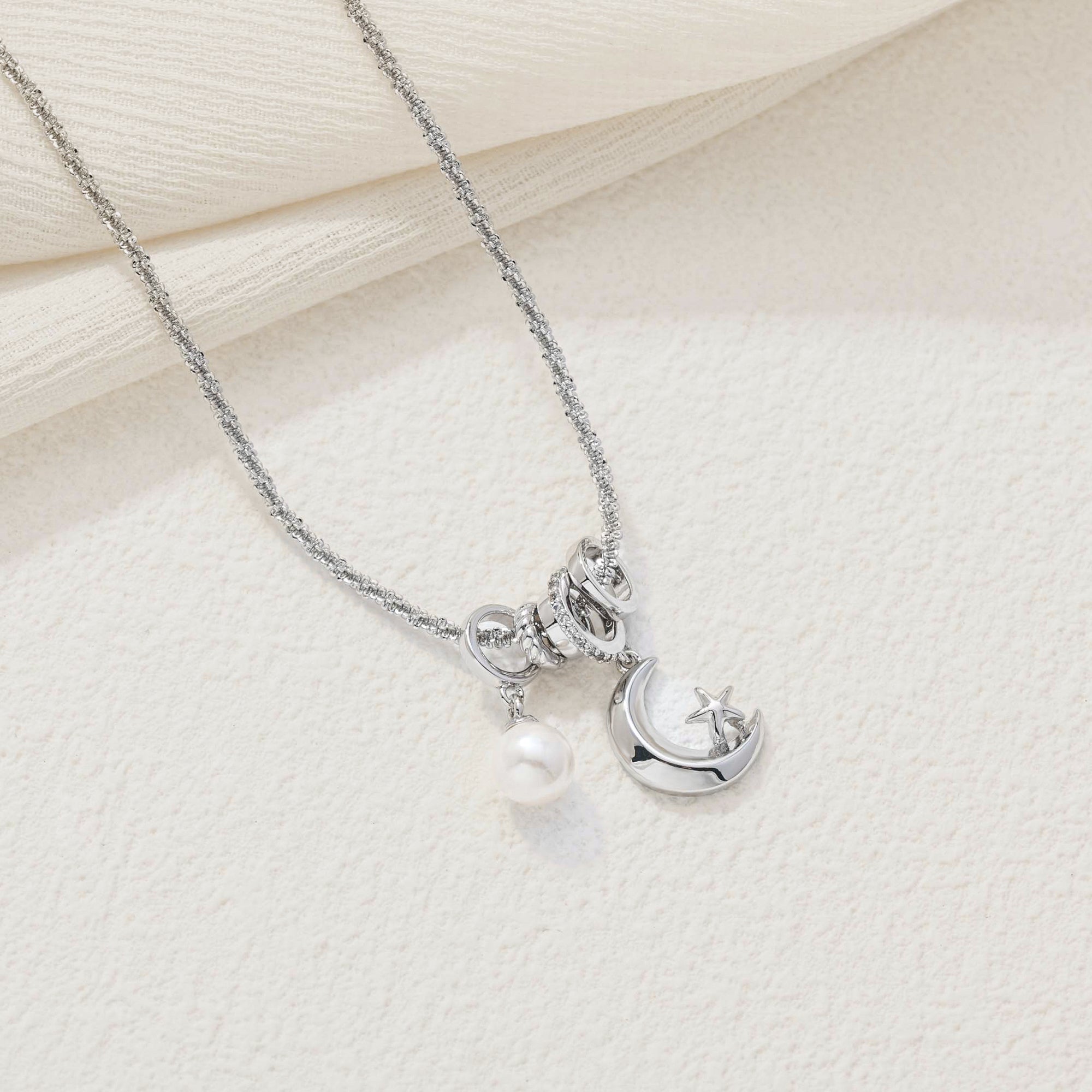 Luna Pearl Necklace
