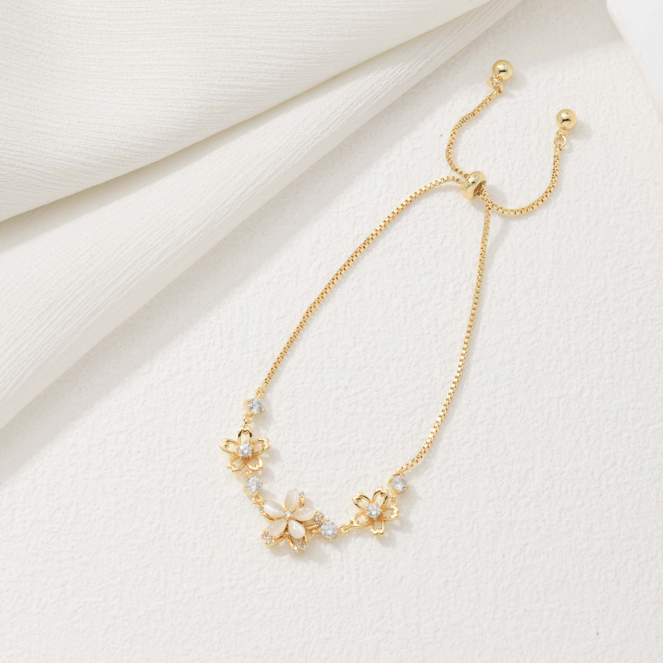 Spinning Golden Flower Bracelet