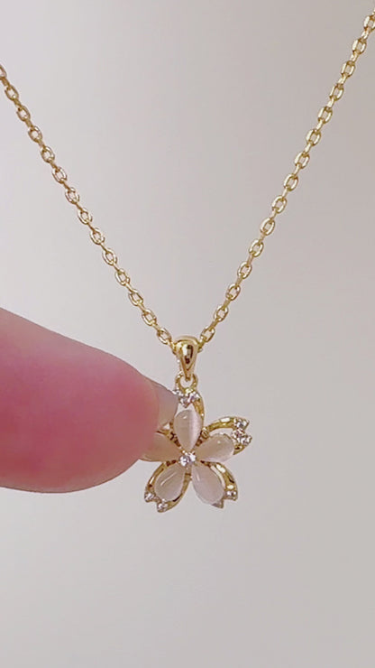 Spinning Golden Flower Necklace