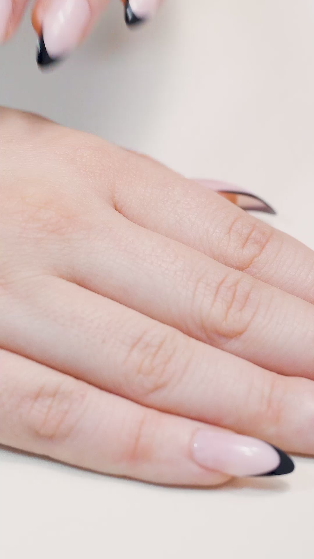 Dazzling Leaf Ring