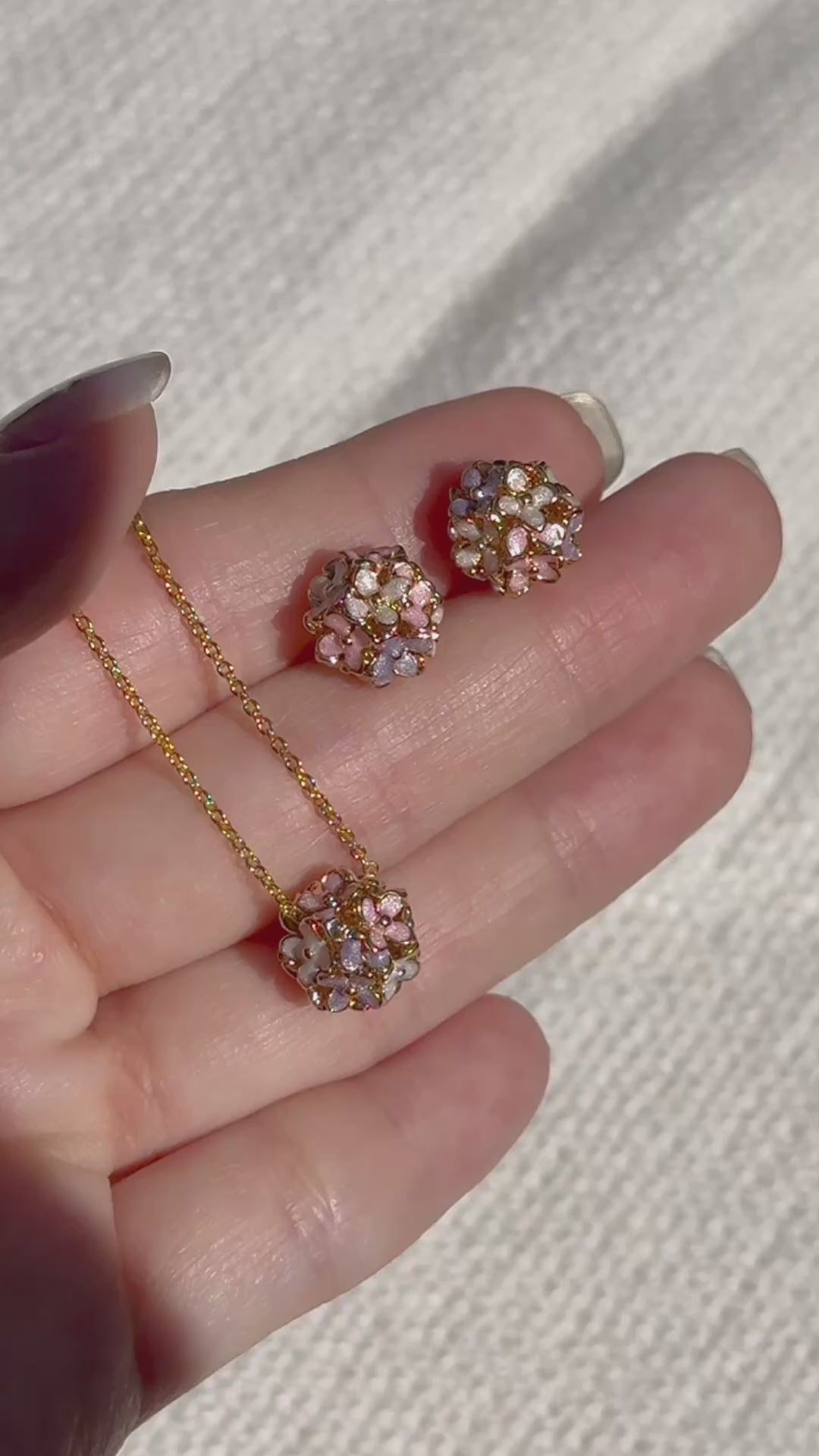 Bountiful Bouquet Studs